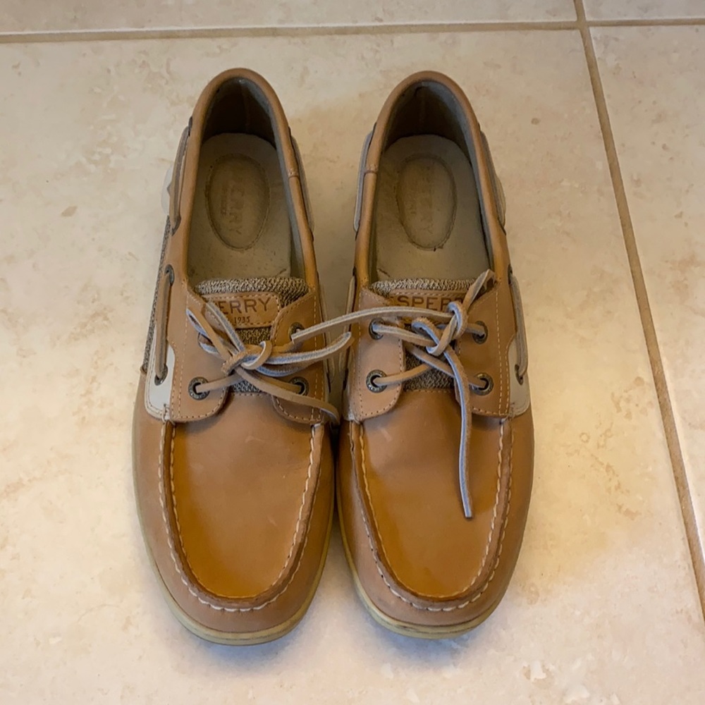 Women’s sperry boat shoes